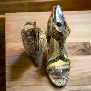Ann Marino Ladies Size 9.5 snakeskin heels